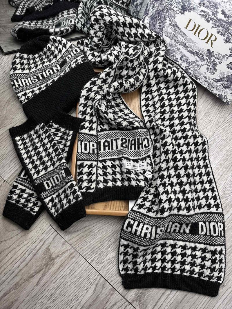 Christian Dior Caps Scarfs